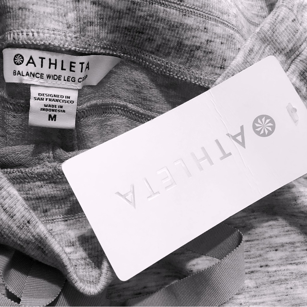 NWT Athleta Women Balance Wide Leg Crop Pants Heathered Gray Athleisure. Size M - Picture 7 of 9